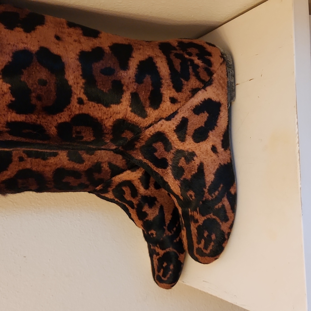♤ Giuseppe Zanotti Leopard Print Fur Boots - Picture 4 of 11
